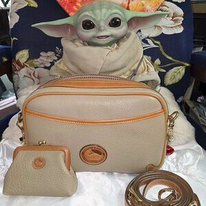 Vintage Dooney AWL Taupe Crossbody Zip-Top  Camera Bag & Kiss Lock Coin  - NWOT